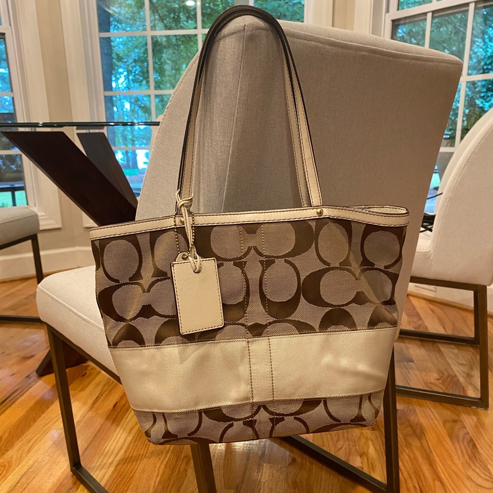 Coach purse pocketbook medium size brown + white